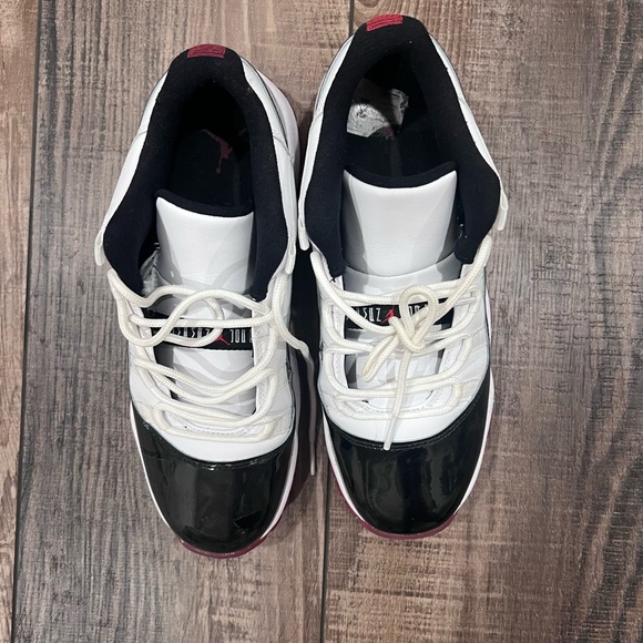 Jordan 11 Retro Low Concord Slightly Worn Small stain Women’s 8 Retails $598 - Picture 4 of 9